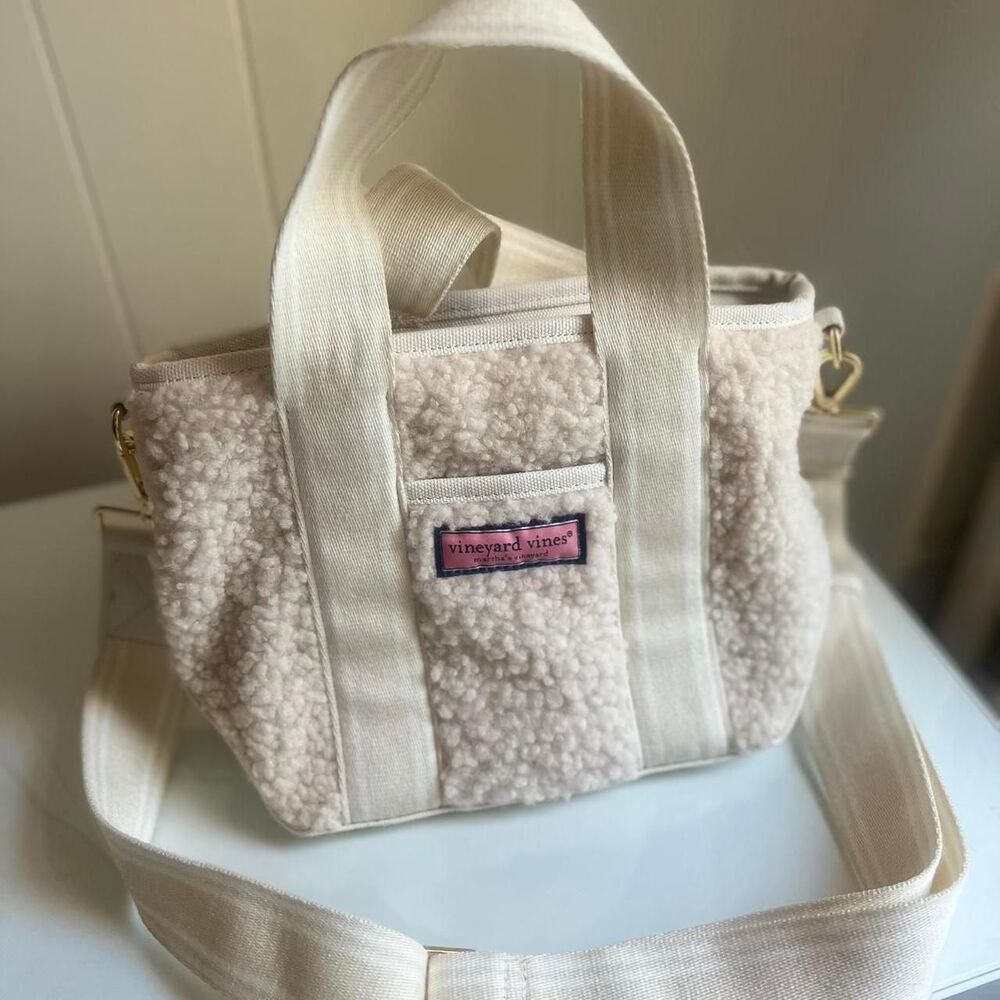 Vineyard-vines Women's Cream and White Bag